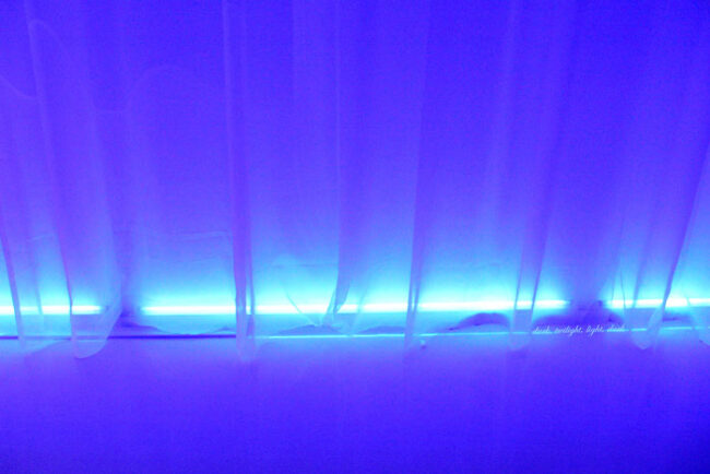 curtain1
